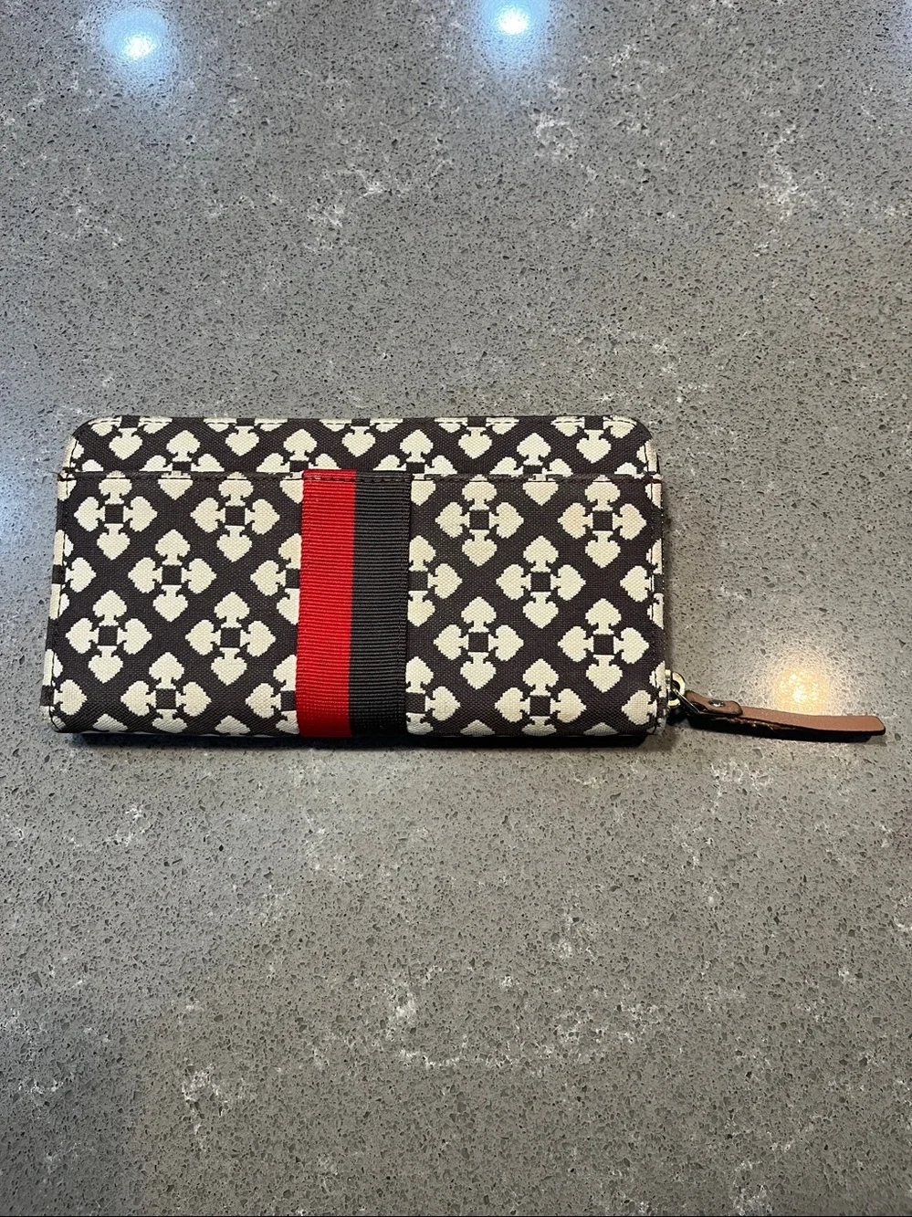 Kate Spade Neda Zip Around Brown & Red Printed Wallet